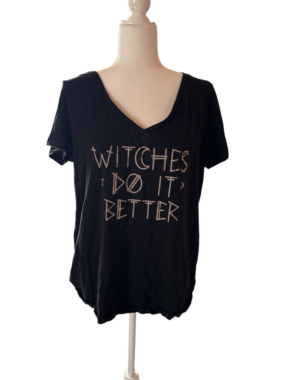 torrid Black V-Neck 'Witches Do It Better' Graphic Tee size 1X